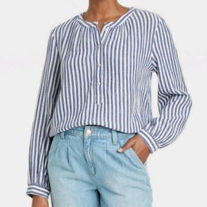NWOT Universal Thread women's blouse blue and white striped XS
